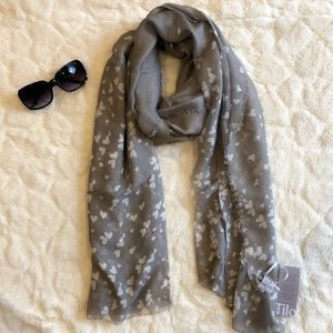 NWT Tilo Gray/White Heart Scarf